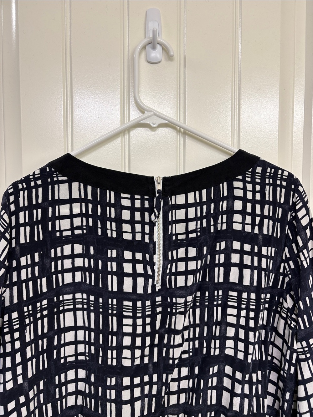 Madewell 100% Silk Navy & White Grid-Print Scoop Neck 3/4 Sleeve Top - Picture 9 of 10